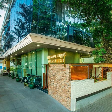 Monarch Luxur - Infantry Road Hotell Bangalore Exteriör bild